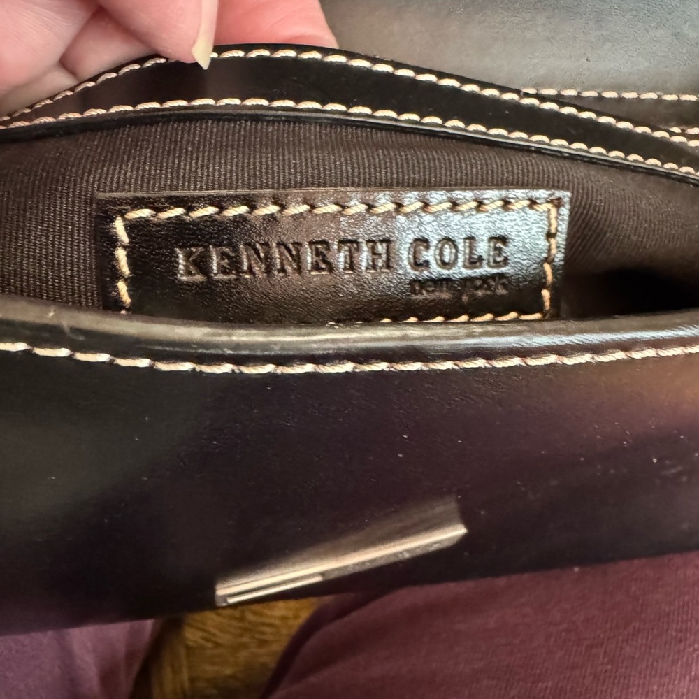 Kenneth Cole Elegant Black Shoulder Bag - Picture 9 of 11